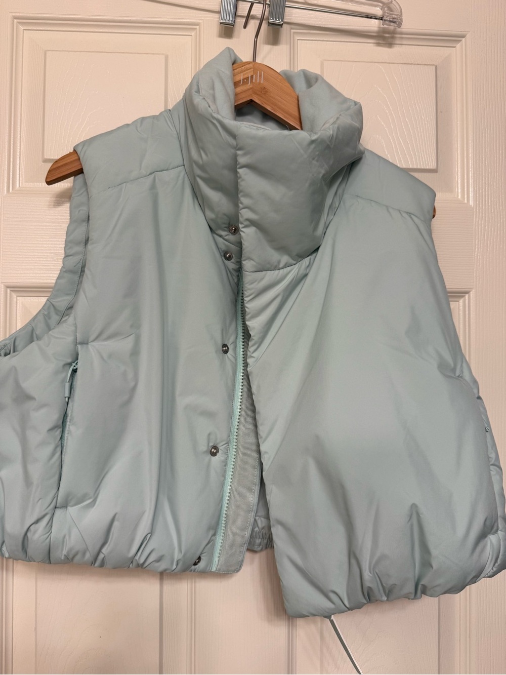 NEW- Beyond Yoga puffer vest - Picture 6 of 8